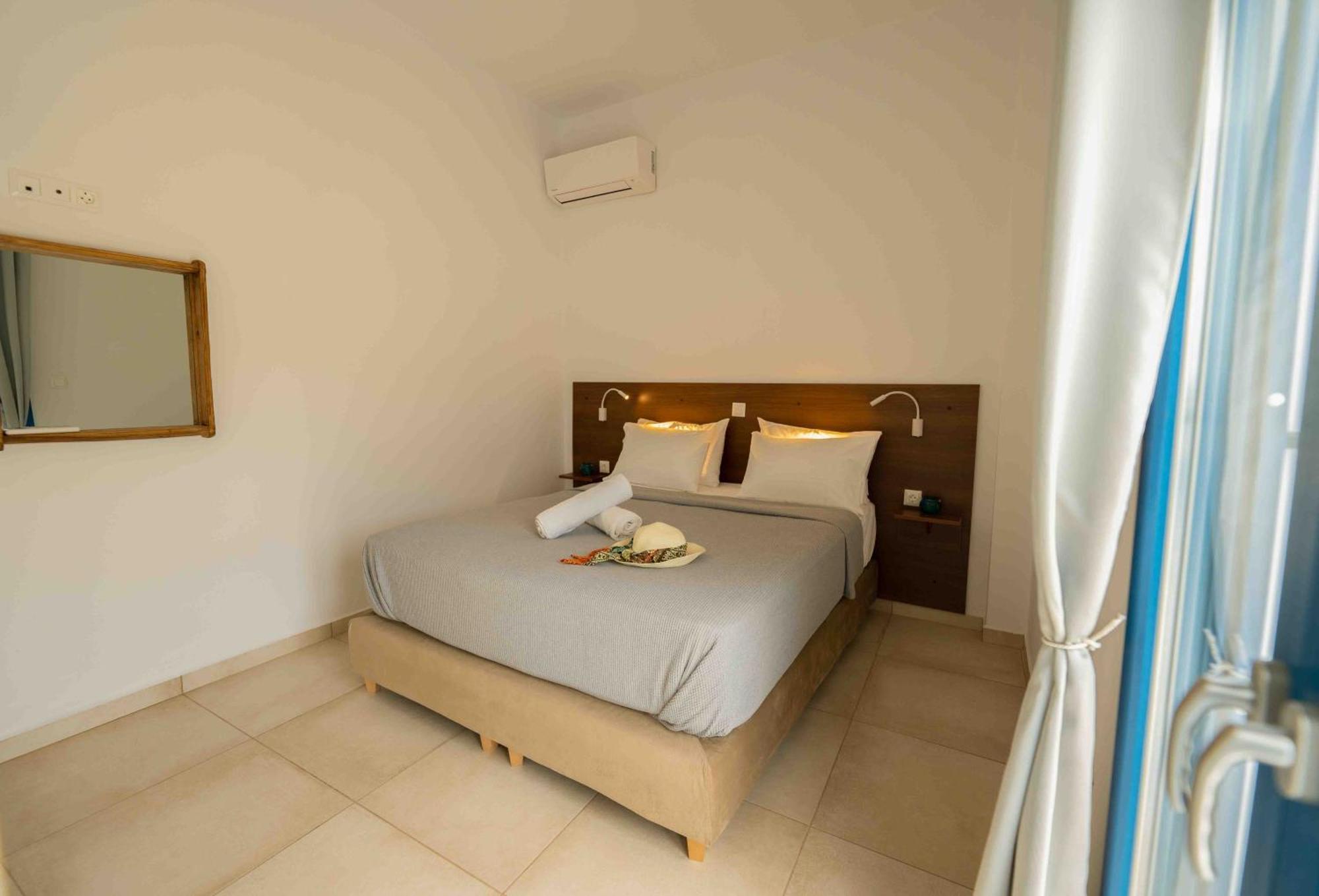 Heliades Suites Panteli Bagian luar foto